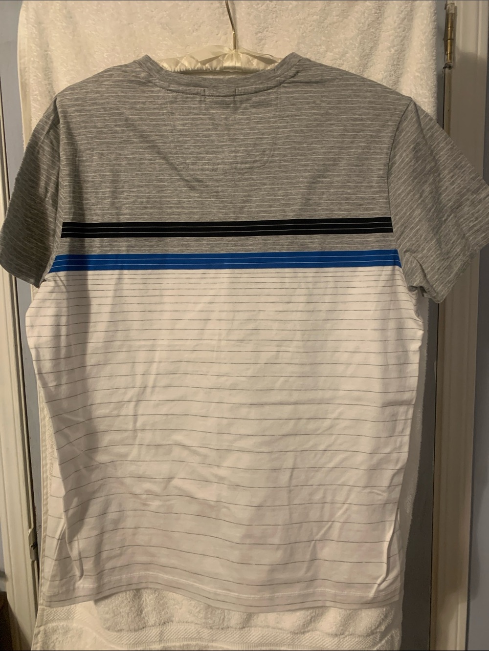 💙🩶Hugo Boss Tee🩶💙 - Picture 4 of 8